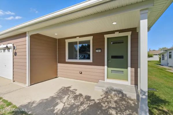 Property Slideshow image 2 of 44 | 295 port royal dr, Toms River, NJ, 08757