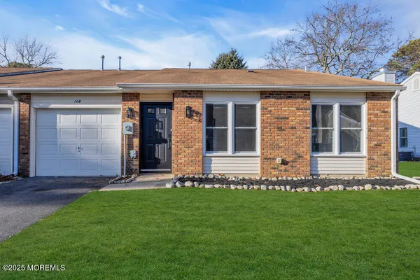 Property Slideshow image 2 of 36 | 108 petty pl # 2, Lakewood, NJ, 08701