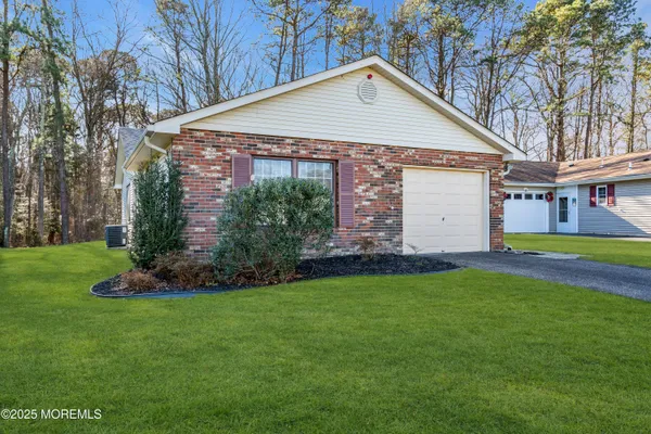 Property Slideshow image 3 of 34 | 120 everest dr, Brick, NJ, 08724