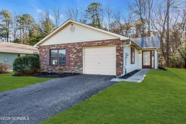 Property Slideshow image 2 of 34 | 120 everest dr, Brick, NJ, 08724