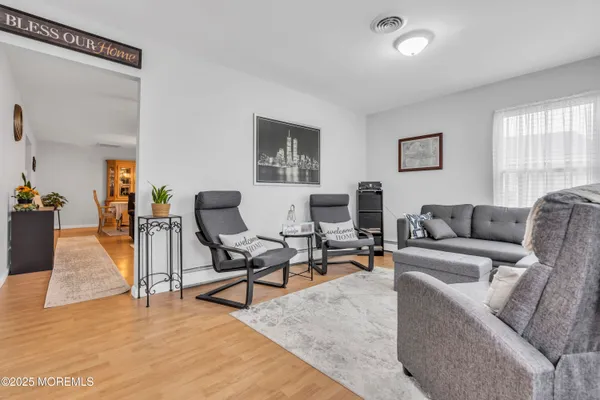 Property Slideshow image 3 of 32 | 9 morongo ct, Toms River, NJ, 08757