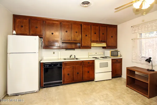 Property Slideshow image 3 of 18 | 3a new hampshire ln a, Whiting, NJ, 08759