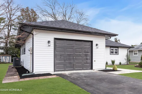 Property Slideshow image 2 of 60 | 8 kinsale st, Toms River, NJ, 08757