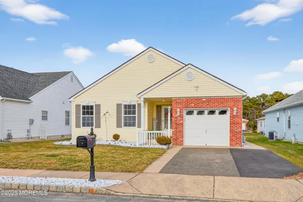Property Slideshow image 3 of 31 | 30 winterton dr, Toms River, NJ, 08757