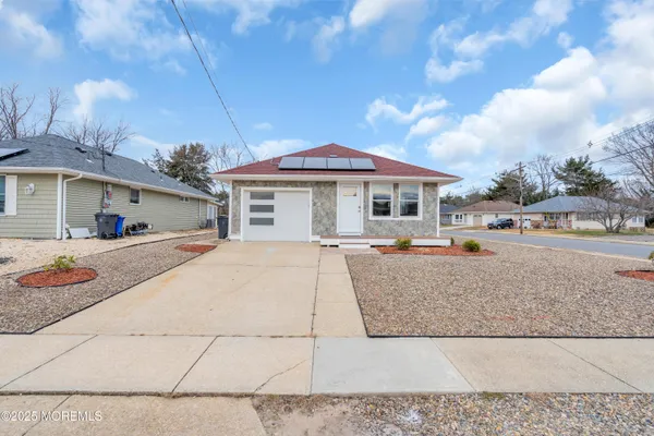 Property Slideshow image 3 of 27 | 1738 yorktowne blvd, Toms River, NJ, 08753