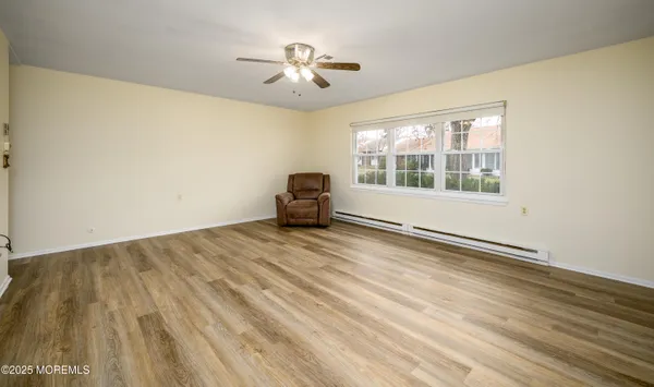 Property Slideshow image 2 of 24 | 933b thornhill ct, Lakewood, NJ, 08701