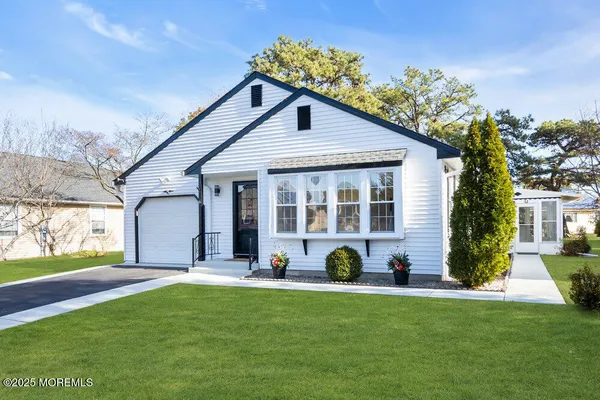 Property Slideshow image 2 of 27 | 6 berkeley st # 64, Whiting, NJ, 08759