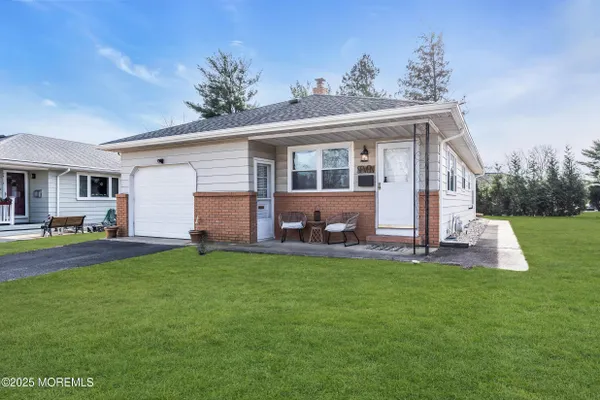 Property Slideshow image 3 of 49 | 7 georgetown dr, Toms River, NJ, 08757