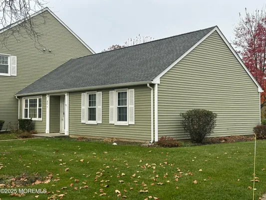 Property Slideshow image 3 of 26 | 25e rossmoor dr, Monroe, NJ, 08831