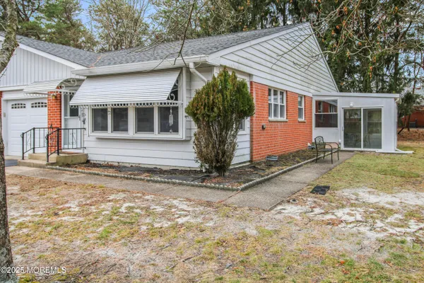 Property Slideshow image 2 of 23 | 988b constitution blvd, Whiting, NJ, 08759