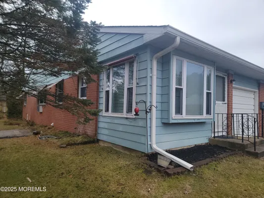 Property Slideshow image 3 of 34 | 28a yorktowne pkwy, Whiting, NJ, 08759