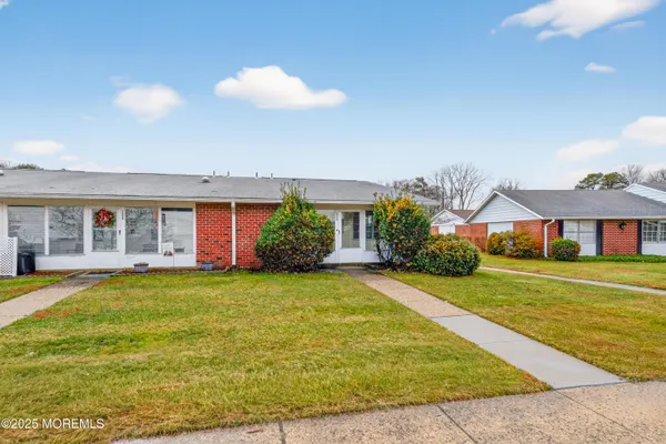 Property Slideshow image 3 of 33 | 1207d shetland dr, Lakewood, NJ, 08701