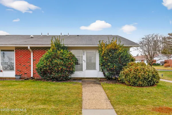 Property Slideshow image 2 of 33 | 1207d shetland dr, Lakewood, NJ, 08701