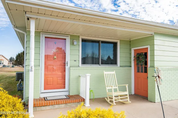 Property Slideshow image 3 of 44 | 205 bonaire dr, Toms River, NJ, 08757