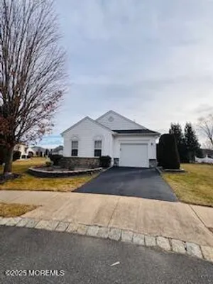 Property Slideshow image 2 of 53 | 7 chaminox ct, Manchester, NJ, 08759