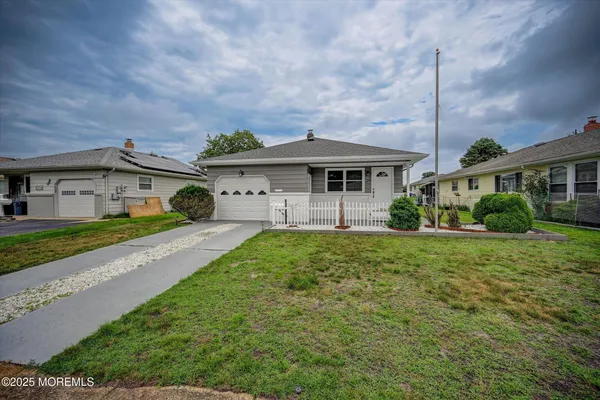 Property Slideshow image 3 of 41 | 426 saint thomas dr, Toms River, NJ, 08757