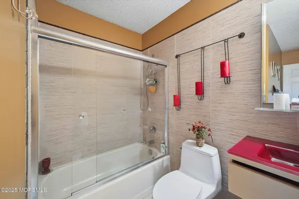 Property Slideshow image 3 of 22 | 243 wycoff way w # 243, East Brunswick, NJ, 08816