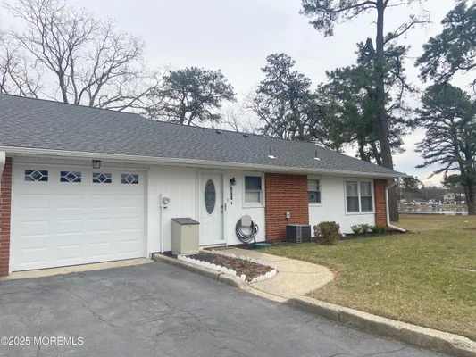 Property Slideshow image 3 of 36 | 646a plymouth dr, Lakewood, NJ, 08701