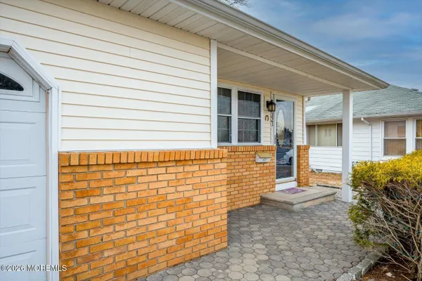 Property Slideshow image 3 of 26 | 321 curacao st, Toms River, NJ, 08757