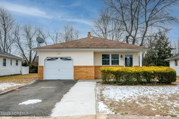 Property Slideshow image 2 of 27 | 321 curacao st, Toms River, NJ, 08757