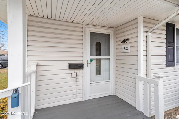 Property Slideshow image 3 of 21 | 1912 mount juliano ln, Toms River, NJ, 08753