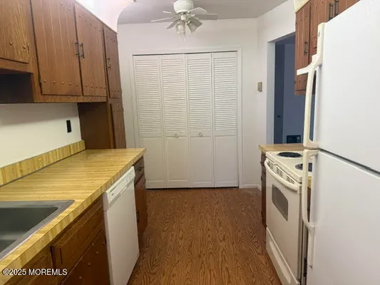 Property Slideshow image 2 of 6 | 166 cross slope ct h, Manalapan, NJ, 07726