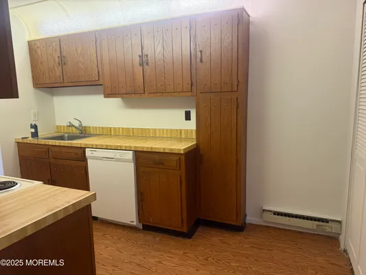 Property Slideshow image 3 of 6 | 166 cross slope ct h, Manalapan, NJ, 07726