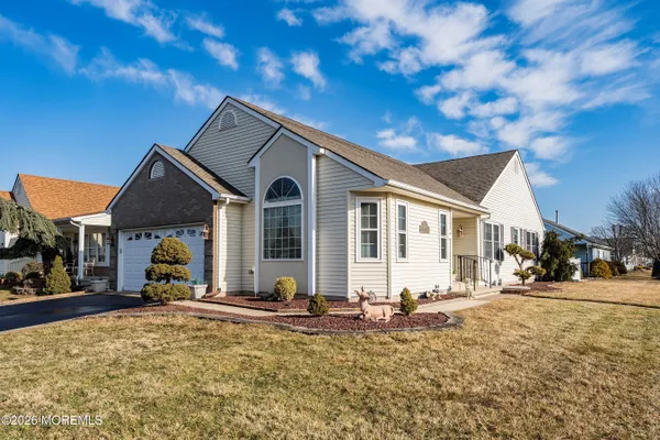 Property Slideshow image 3 of 36 | 28 cohansey dr, Toms River, NJ, 08757