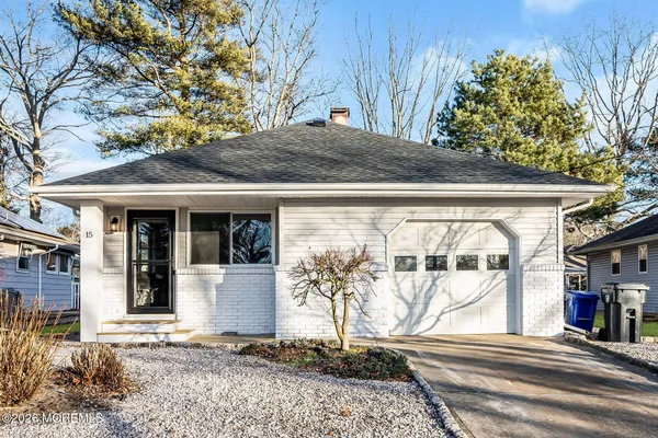 Property Slideshow image 2 of 22 | 15 mount logan ln, Toms River, NJ, 08753