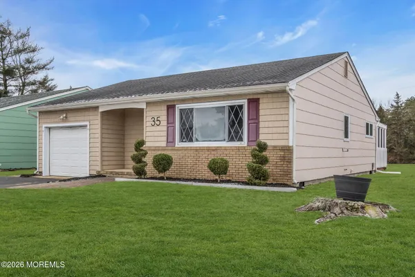 Property Slideshow image 2 of 51 | 35 westbrook dr, Toms River, NJ, 08757