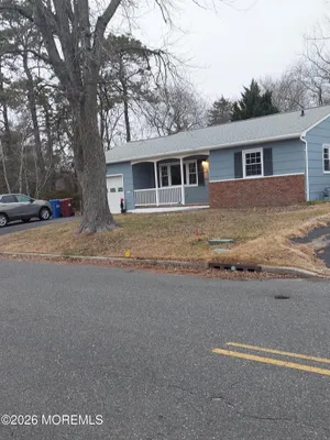 Property Slideshow image 3 of 24 | 843 edgebrook dr, Toms River, NJ, 08757