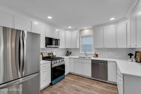 Property Slideshow image 3 of 25 | 40 everest dr, Brick, NJ, 08724