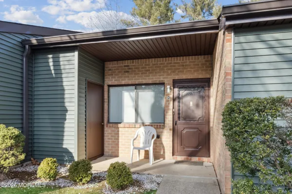 Property Slideshow image 2 of 18 | 212 covered bridge blvd d, Manalapan, NJ, 07726