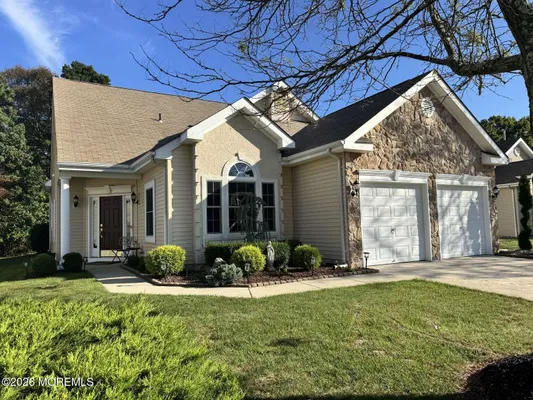 Property Slideshow image 3 of 42 | 9 blackmoor dr, Jackson, NJ, 08527