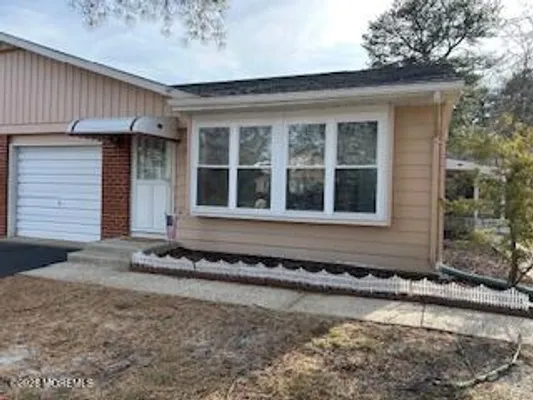 Property Slideshow image 2 of 28 | 10b lexington dr, Whiting, NJ, 08759