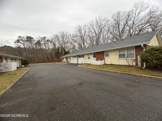 Property Slideshow image 2 of 33 | 221a buckingham ct, Lakewood, NJ, 08701