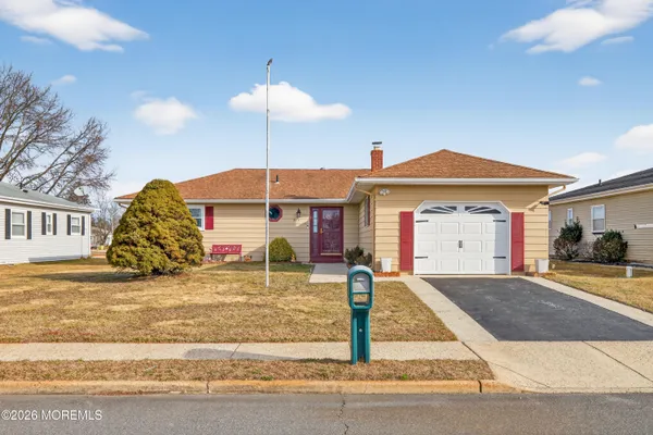 Property Slideshow image 2 of 29 | 211 bonaire dr, Toms River, NJ, 08757