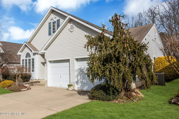 Property Slideshow image 3 of 59 | 17 medinah ct, Jackson, NJ, 08527