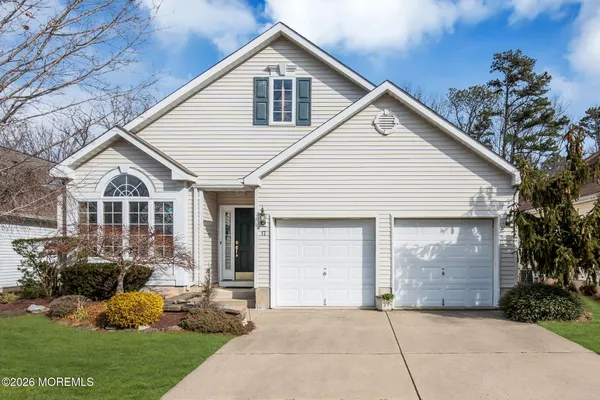 Property Slideshow image 2 of 59 | 17 medinah ct, Jackson, NJ, 08527