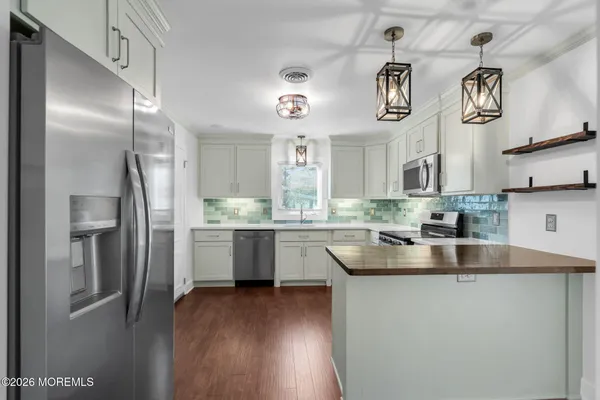 Property Slideshow image 3 of 31 | 12 ely ct, Toms River, NJ, 08757