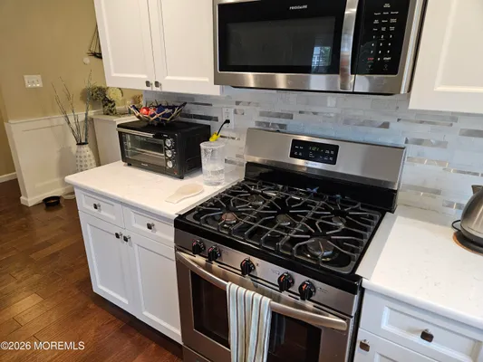 Property Slideshow image 3 of 25 | 293 barbados dr, Toms River, NJ, 08757