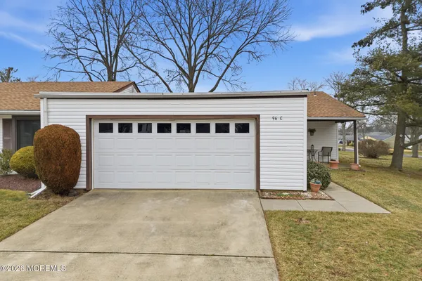 Property Slideshow image 2 of 25 | 96 salix plz 96c, Monroe, NJ, 08831