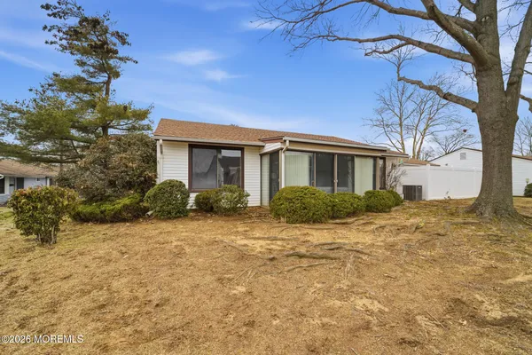 Property Slideshow image 3 of 25 | 96 salix plz 96c, Monroe, NJ, 08831