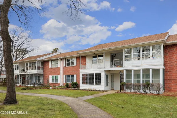 Property Slideshow image 2 of 44 | 41g cambridge ct, Lakewood, NJ, 08701