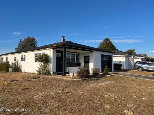 Property Slideshow image 3 of 26 | 208 bonaire dr, Toms River, NJ, 08757