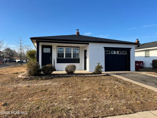 Property Slideshow image 2 of 26 | 208 bonaire dr, Toms River, NJ, 08757