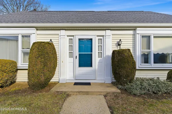 Property Slideshow image 2 of 35 | 412c oxford ln # 412c, Monroe, NJ, 08831