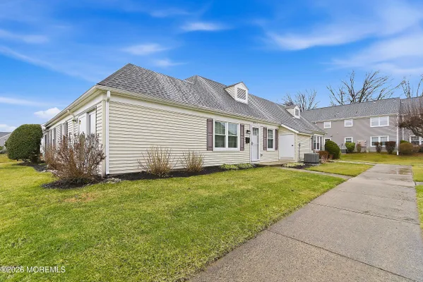 Property Slideshow image 2 of 31 | 205c madison ln, Monroe, NJ, 08831