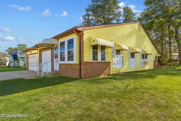 Property Slideshow image 2 of 24 | 7b greenwood ln 62, Whiting, NJ, 08759