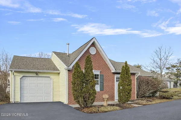 Property Slideshow image 2 of 29 | 47 carnaby close, Freehold, NJ, 07728
